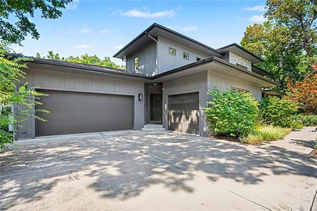 4718 N Mulberry Court, Kansas City, MO 64116