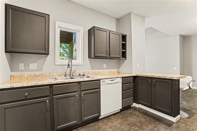 4718 N Mulberry Court, Kansas City, MO 64116