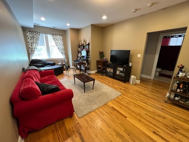 4855 N Springfield Avenue 2, Chicago, IL 60625
