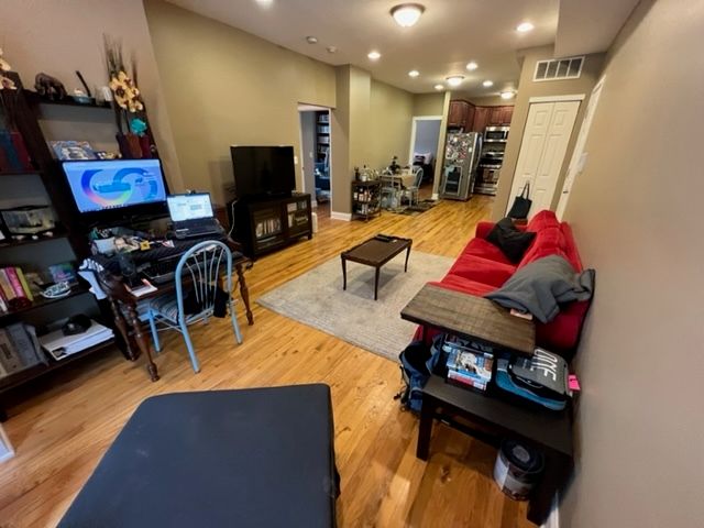 4855 N Springfield Avenue 2, Chicago, IL 60625