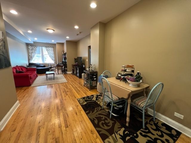4855 N Springfield Avenue 2, Chicago, IL 60625