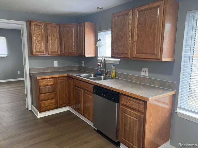 15163 S Beech Daly Road, Taylor, MI 48180