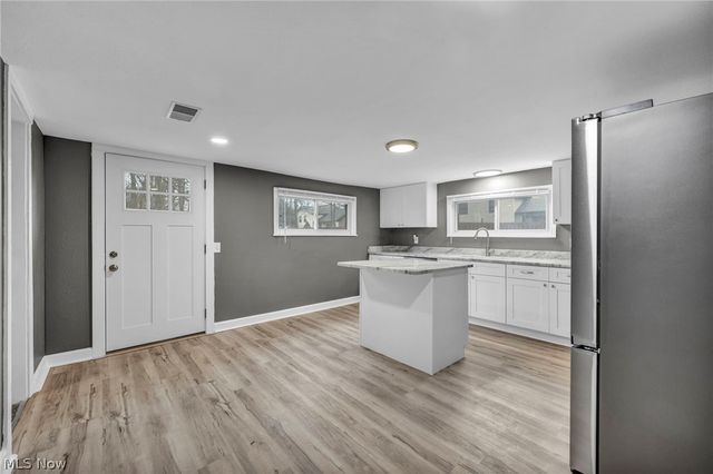 6171 Lee Road, North Ridgeville, OH 44039