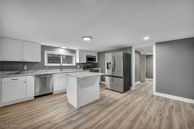 6171 Lee Road, North Ridgeville, OH 44039