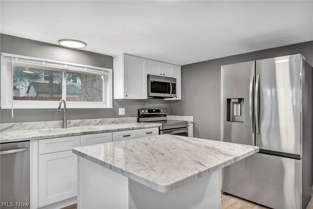 6171 Lee Road, North Ridgeville, OH 44039