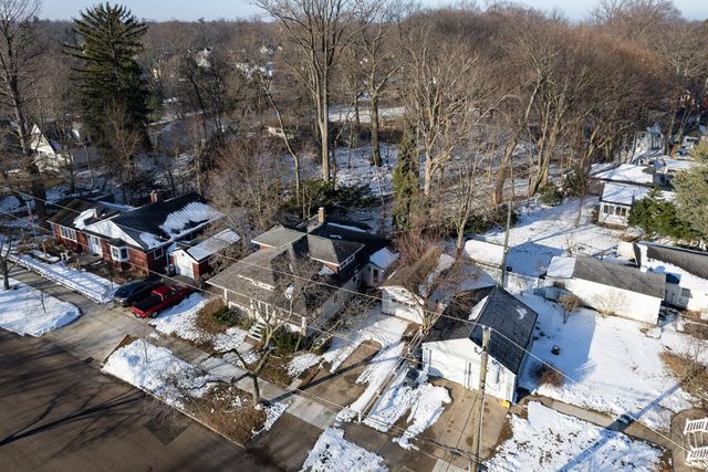 234 Bailey Avenue, South Haven, MI 49090