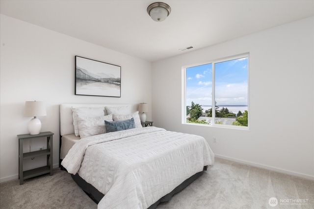 1240 Admirals Drive, Coupeville, WA 98239