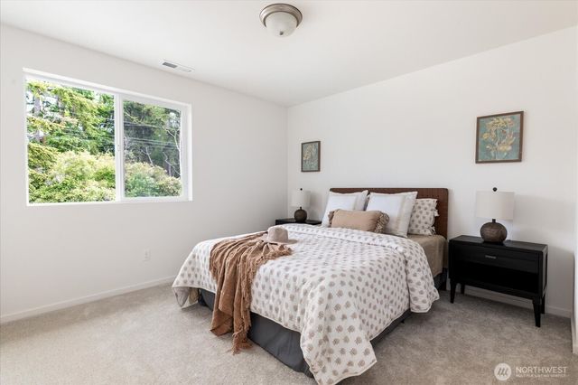 1240 Admirals Drive, Coupeville, WA 98239