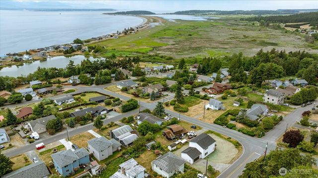 1240 Admirals Drive, Coupeville, WA 98239