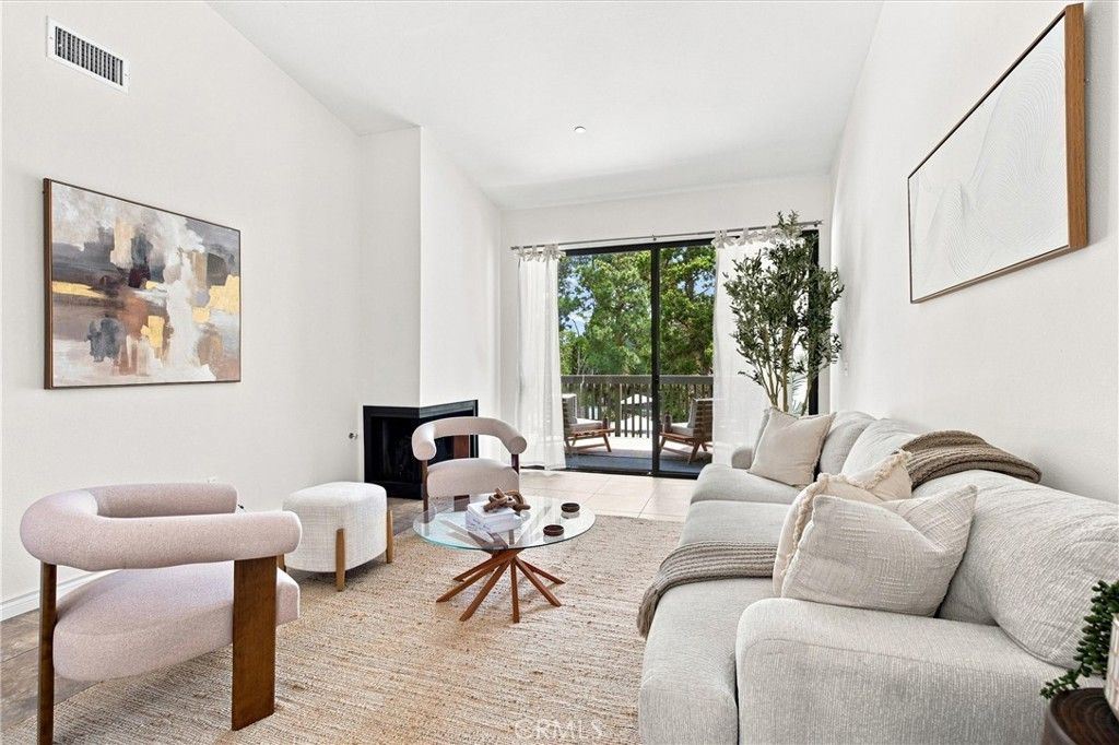 2538 W Macarthur Boulevard #J, Santa Ana, CA 92704 — photo 2