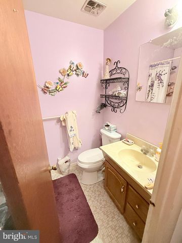 620 BENDER DR, Upper Chichester, PA 19014