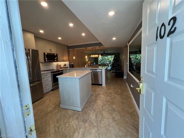 3051 Sandpiper Bay CIR I102, Naples, FL 34112