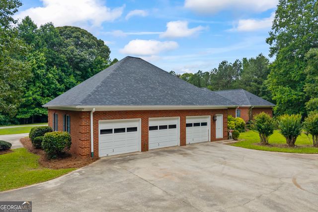 144 Lake Forest Drive, Elberton, GA 30635