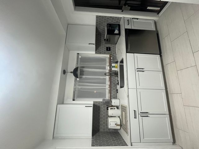 19186 Sunderland Road, Detroit, MI 48219