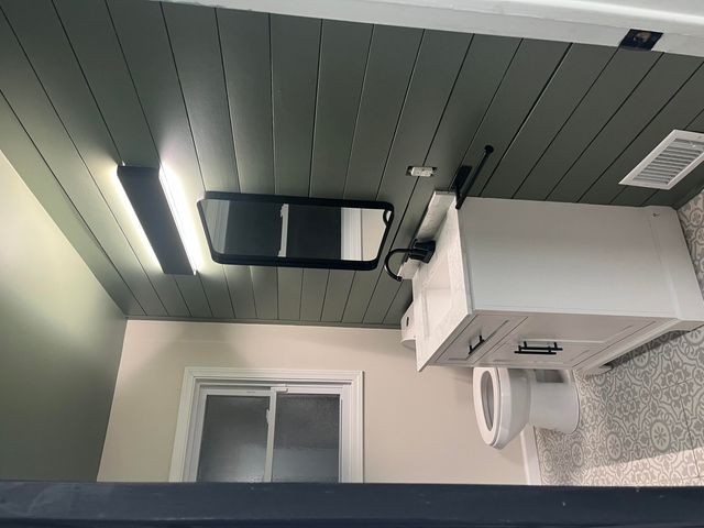 19186 Sunderland Road, Detroit, MI 48219