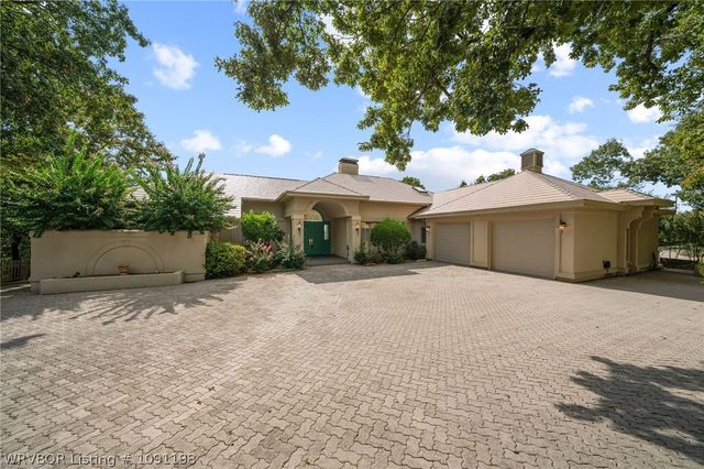 1913 Massard Road, Fort Smith, AR 72903