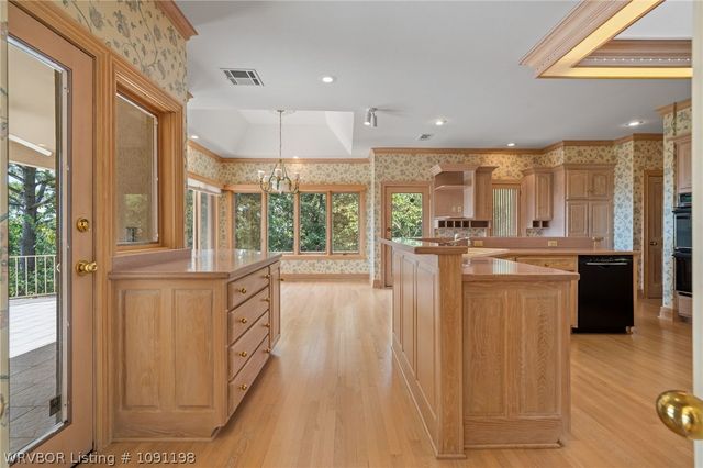 1913 Massard Road, Fort Smith, AR 72903
