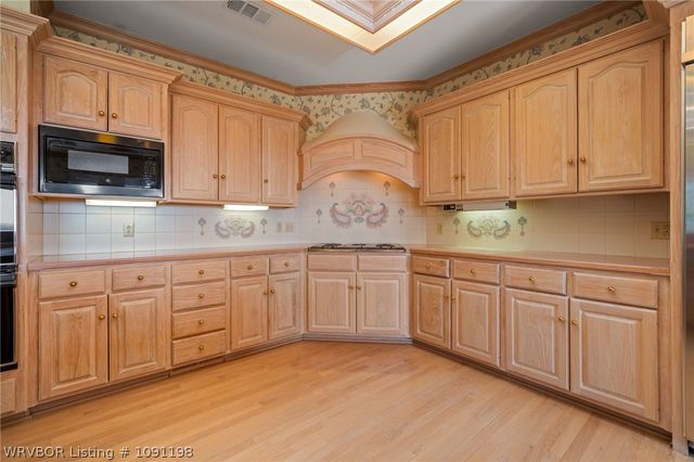1913 Massard Road, Fort Smith, AR 72903