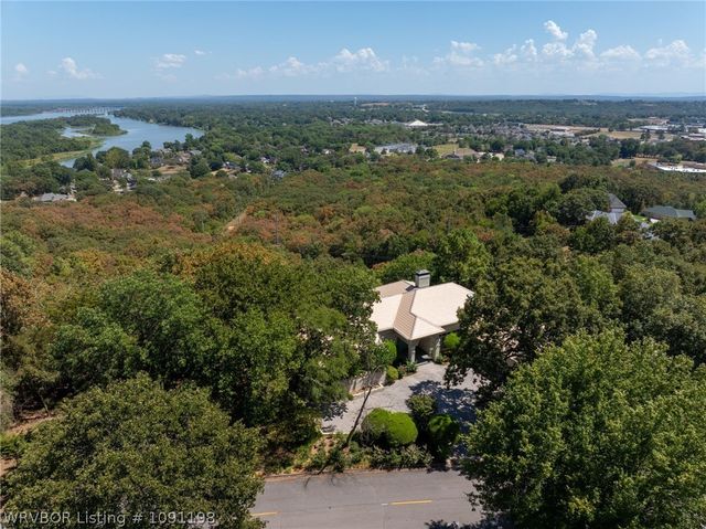 1913 Massard Road, Fort Smith, AR 72903