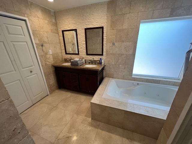 9664 W Lake Court, Boca Raton, FL 33434