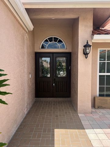 9664 W Lake Court, Boca Raton, FL 33434