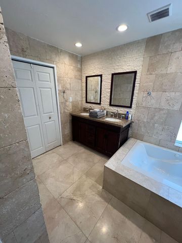 9664 W Lake Court, Boca Raton, FL 33434