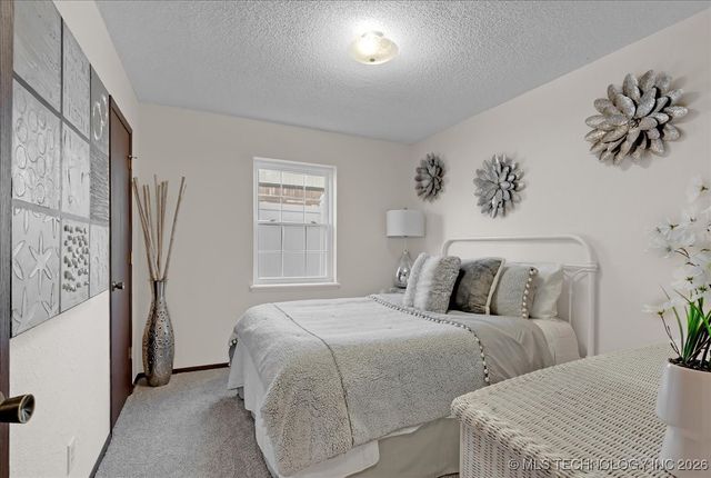 1122 E 144th Place, Glenpool, OK 74033