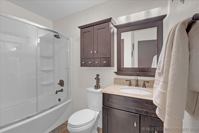 1122 E 144th Place, Glenpool, OK 74033