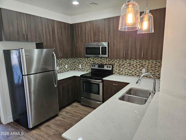 7981 E WILSHIRE Drive 1011A, Scottsdale, AZ 85257