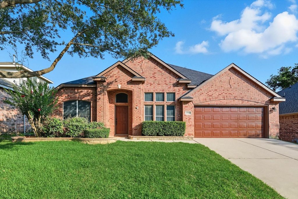 1304 Maple Terrace Drive, Mansfield, TX 76063