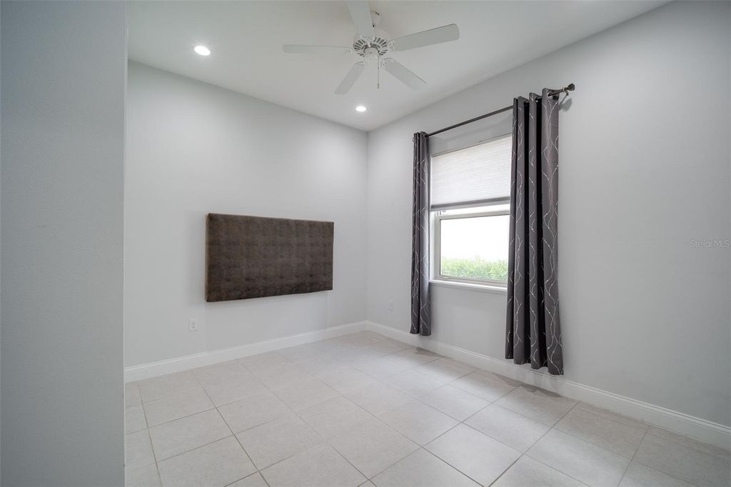 Image 14 of property listing at 10481 ROYAL CYPRESS WAY, Orlando, FL 32836