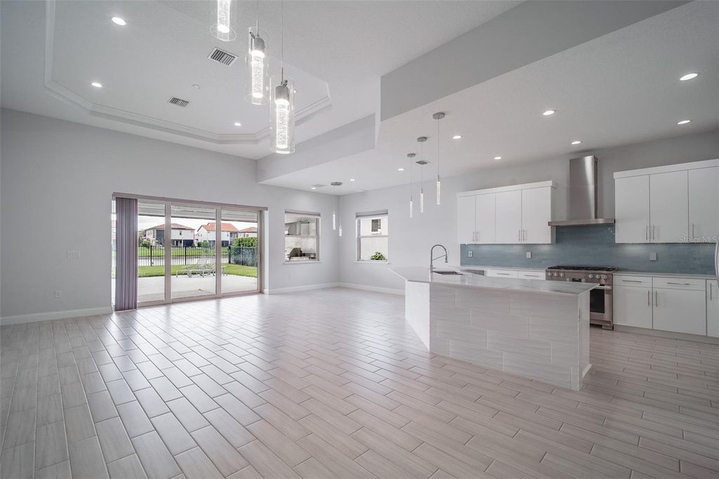 Image 17 of property listing at 10481 ROYAL CYPRESS WAY, Orlando, FL 32836