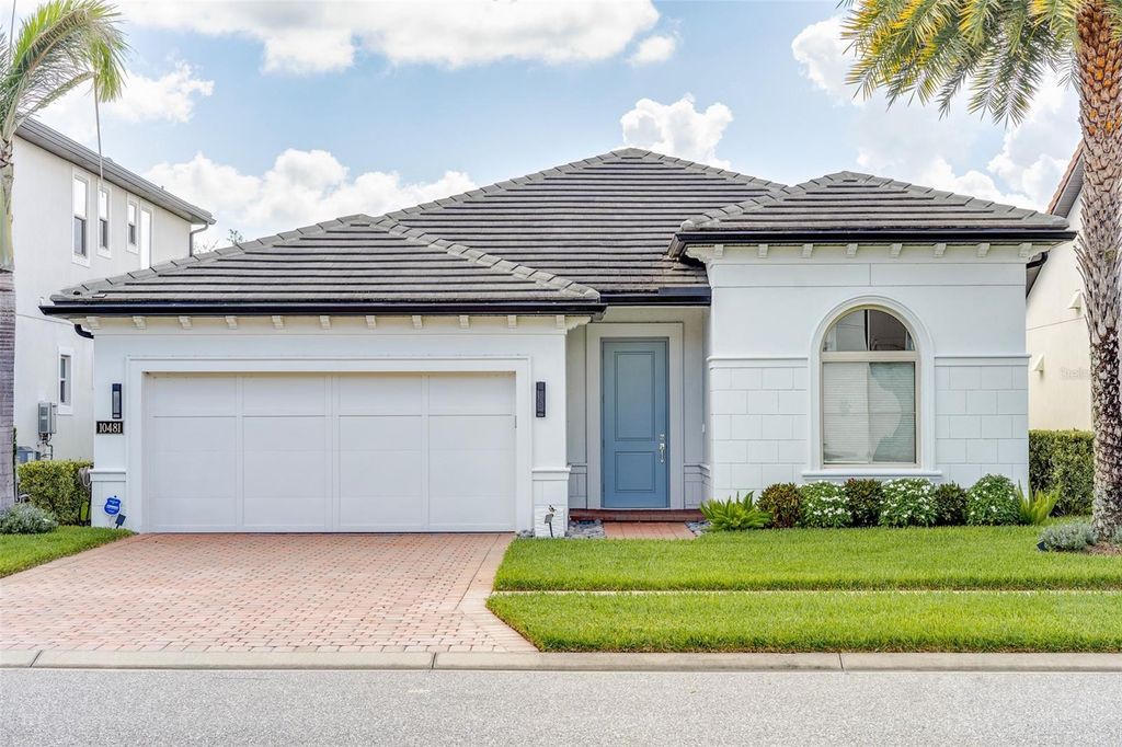 Image 3 of property listing at 10481 ROYAL CYPRESS WAY, Orlando, FL 32836