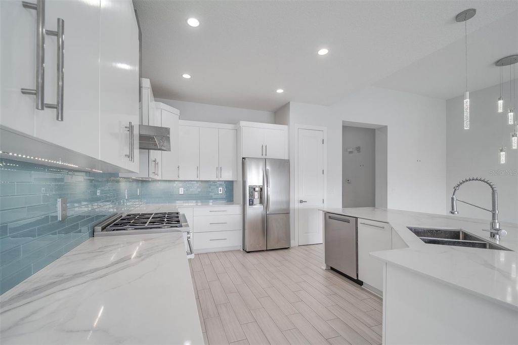 Image 23 of property listing at 10481 ROYAL CYPRESS WAY, Orlando, FL 32836