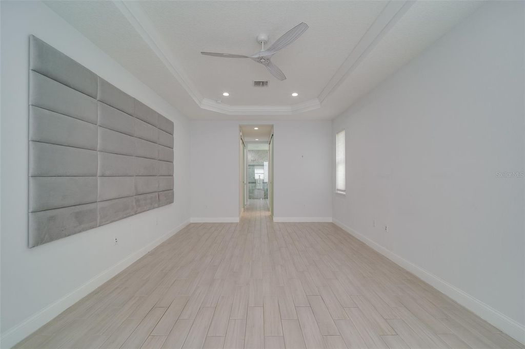 Image 30 of property listing at 10481 ROYAL CYPRESS WAY, Orlando, FL 32836