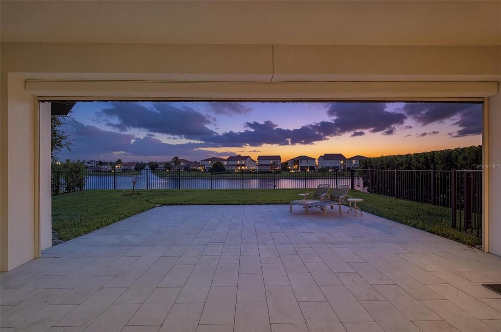 Image 37 of property listing at 10481 ROYAL CYPRESS WAY, Orlando, FL 32836