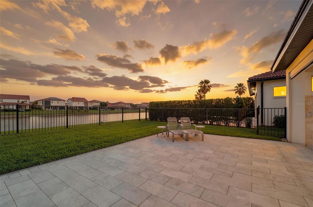 Image 41 of property listing at 10481 ROYAL CYPRESS WAY, Orlando, FL 32836