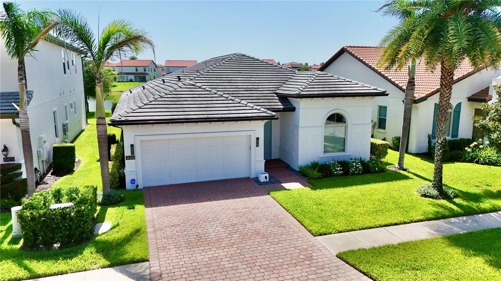 Image 51 of property listing at 10481 ROYAL CYPRESS WAY, Orlando, FL 32836