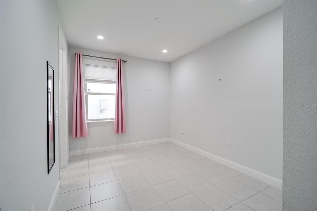 Image 7 of property listing at 10481 ROYAL CYPRESS WAY, Orlando, FL 32836
