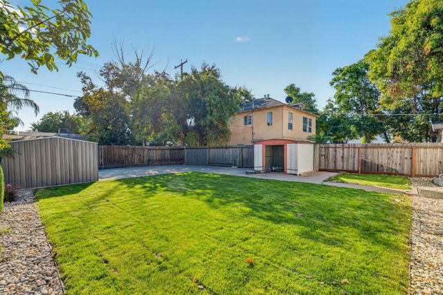 2354 Oakmont St, Sacramento, CA 95815