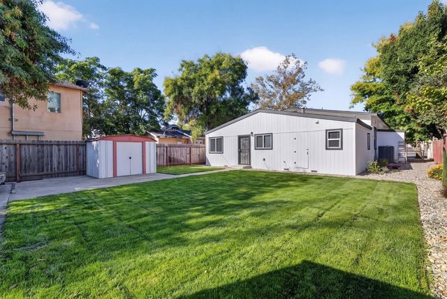 2354 Oakmont St, Sacramento, CA 95815