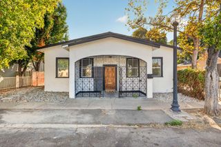 2354 Oakmont St, Sacramento, CA 95815