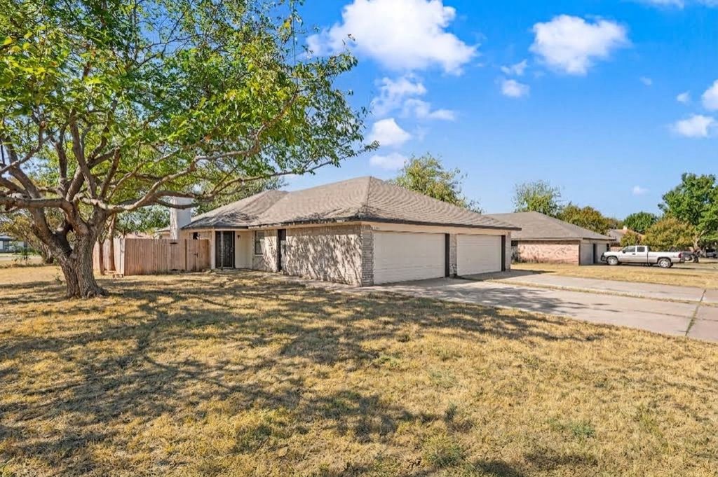 7714 Brandi Place 7714, North Richland Hills, TX 76182 — exterior