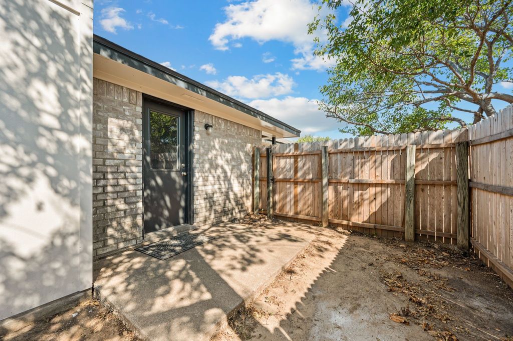7714 Brandi Place 7714, North Richland Hills, TX 76182 — photo 5