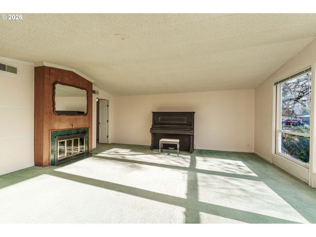 4104 FARVIEW Dr, Vancouver, WA 98661