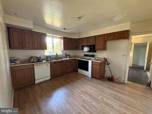 2638 GREENBRIAR LN, Annapolis, MD 21401