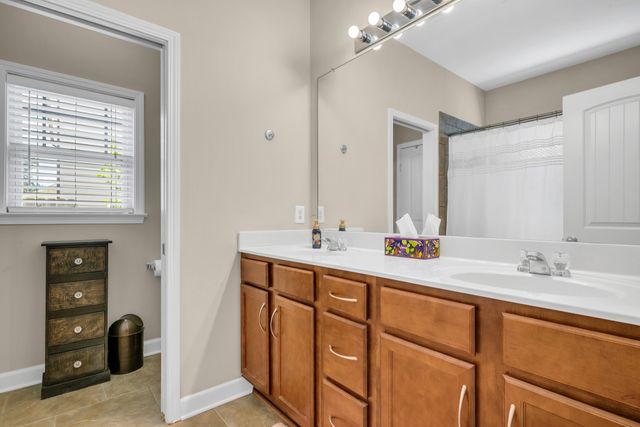 214 Wyburn Pl, Burns, TN 37029