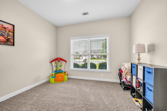 214 Wyburn Pl, Burns, TN 37029