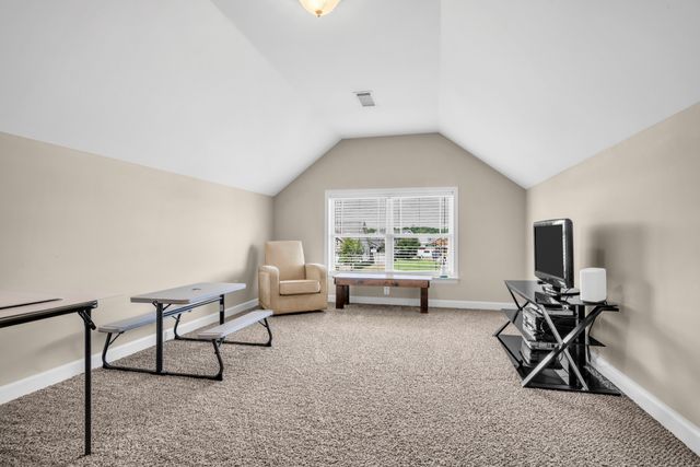214 Wyburn Pl, Burns, TN 37029
