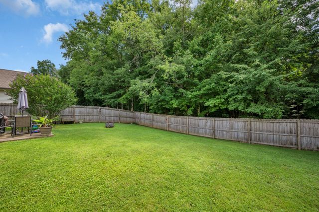214 Wyburn Pl, Burns, TN 37029